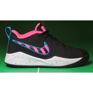 Nike Team Hustle Quick Basketball Shoes CQ9438-001  - Size 3.5Y